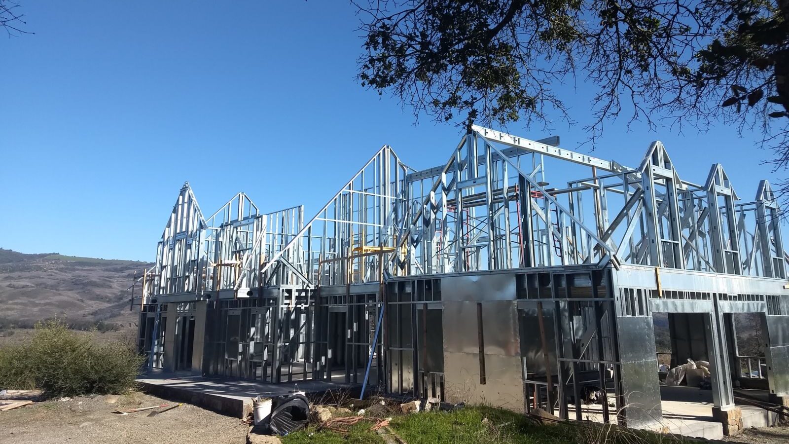 Basic Structural Elements in a Steel Building
